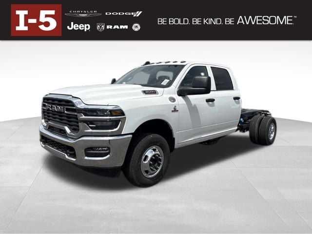 2026 RAM Ram 3500 Chassis Cab RAM 3500 TRADESMAN CREW CAB CHASSIS 4X4 60' CA in Bright White Clear-Coat Exterior Paint — front...