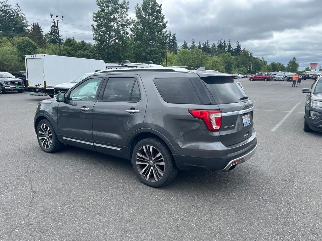 2016 Ford Explorer — side profile view