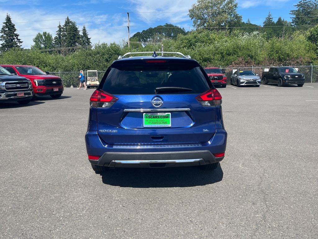 2017 Nissan Rogue — detail view